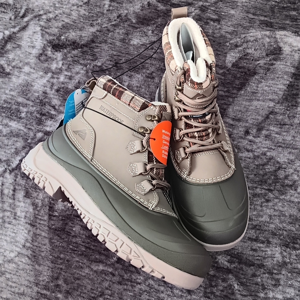 NWT Ozark Trails Leather Snow Boots -25° Rated Women Size: 10